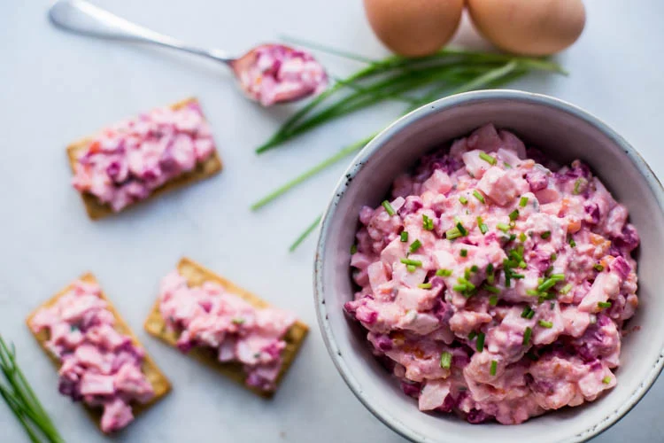 Eiersalade met rode biet en feta 3 Eiersalade met Biet en Feta FI