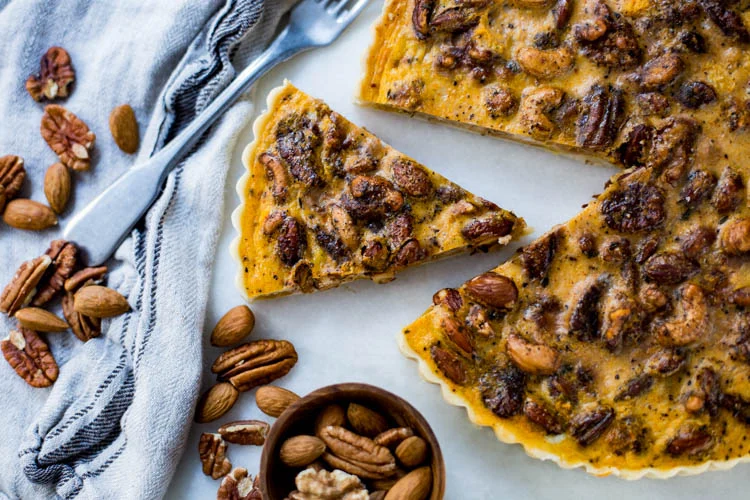 Hartige notentaart met bacon en pompoen 31 HartigeNotentaartPompoenBacon FI