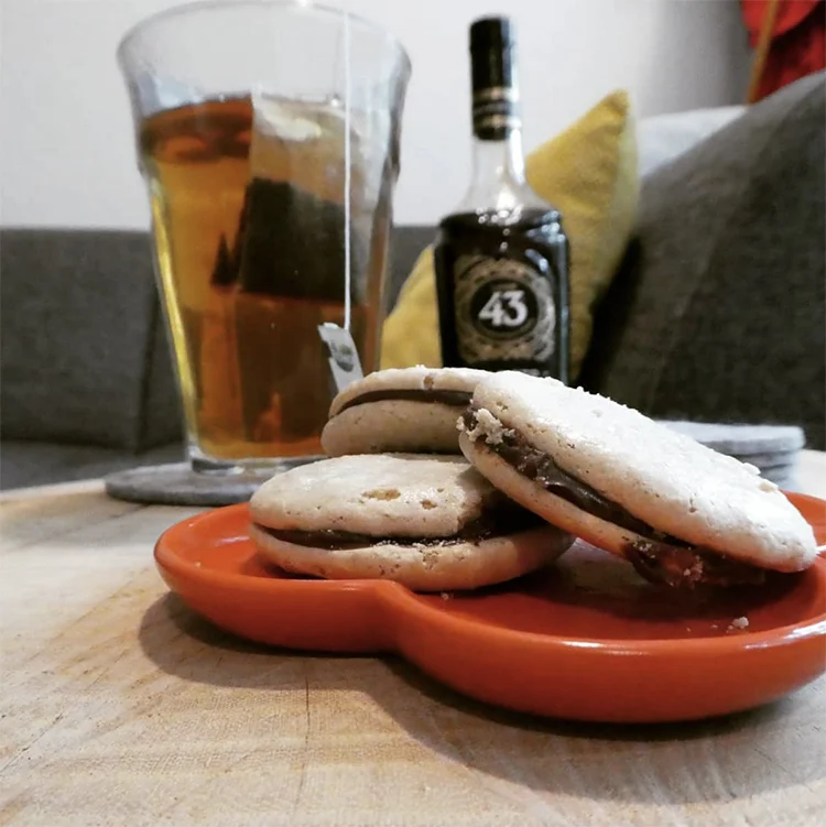 Herfstcocktail met perensap, ginger ale en Licor 43 Baristo + Uitslag winnaar! 7 maaike macarons