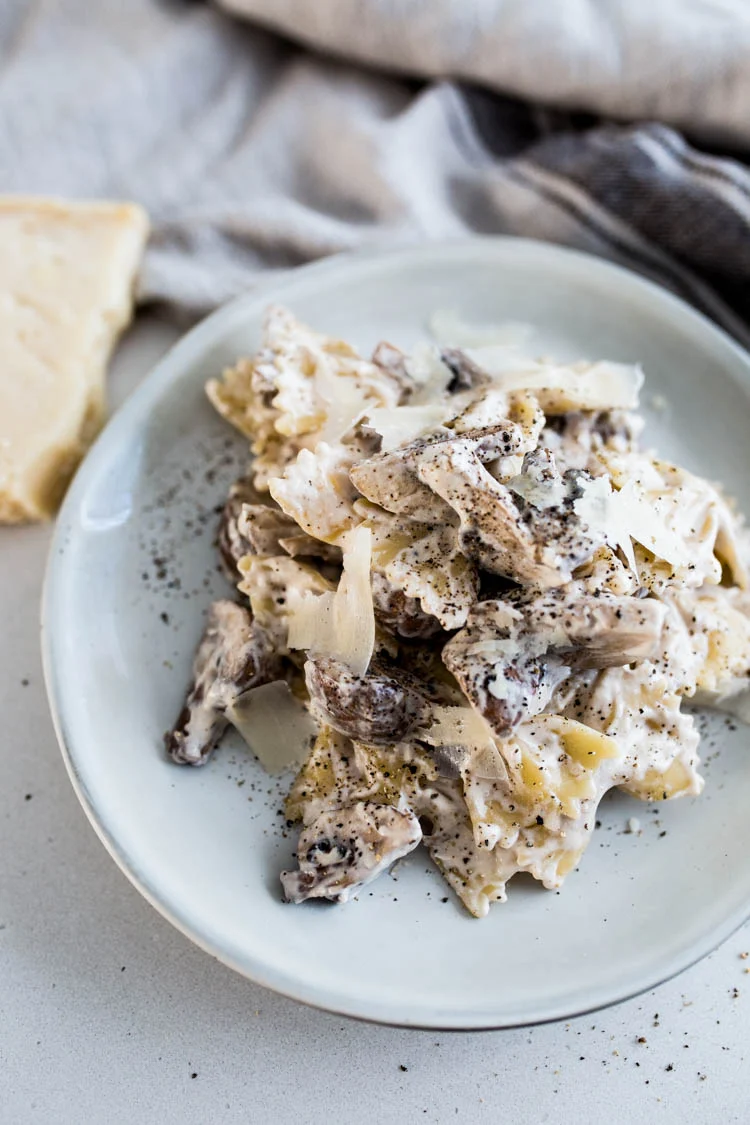 Snelle pasta mascarpone met kastanjechampignons 1 SnellePastaKnoflookMascarpone ST