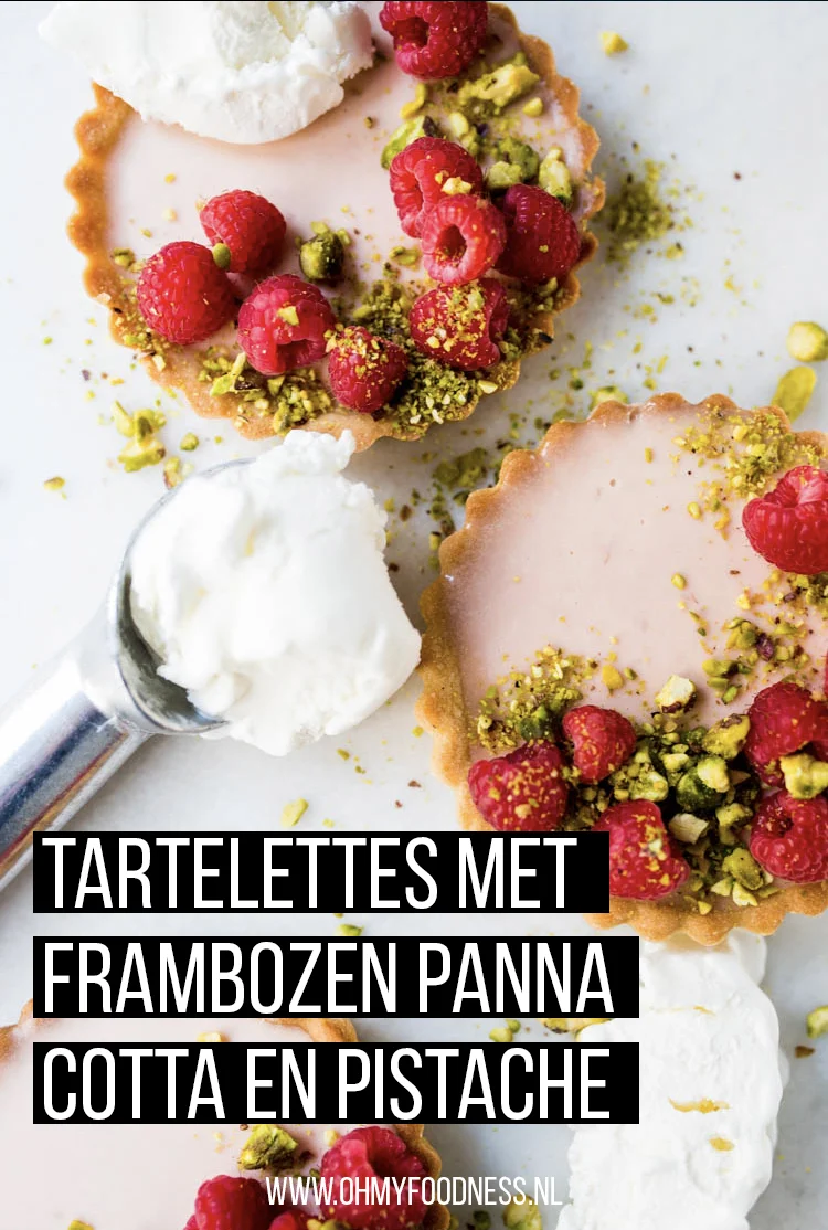 Tartelettes met frambozen panna cotta en pistache 2 FrambozenTartelettesPistacheSlagroomijs ST Pinterest