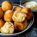 Gevulde aardappelbitterballen