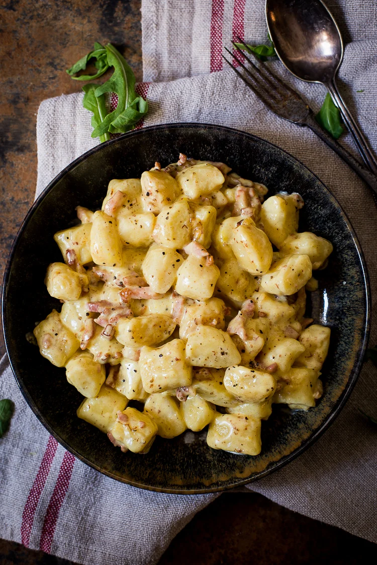 Zelfgemaakte gnocchi met saffraan en bacon 1 Zelfgemaakte gnocchi met saffraan en bacon