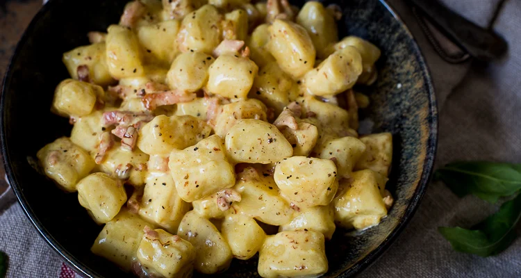 Zelfgemaakte gnocchi met saffraan en bacon 15 Zelfgemaakte gnocchi met saffraan en bacon