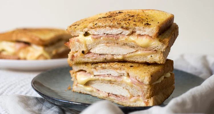 Fastfood Friday: Kip cordon blue tosti 20 Kip Cordon Bleu tosti