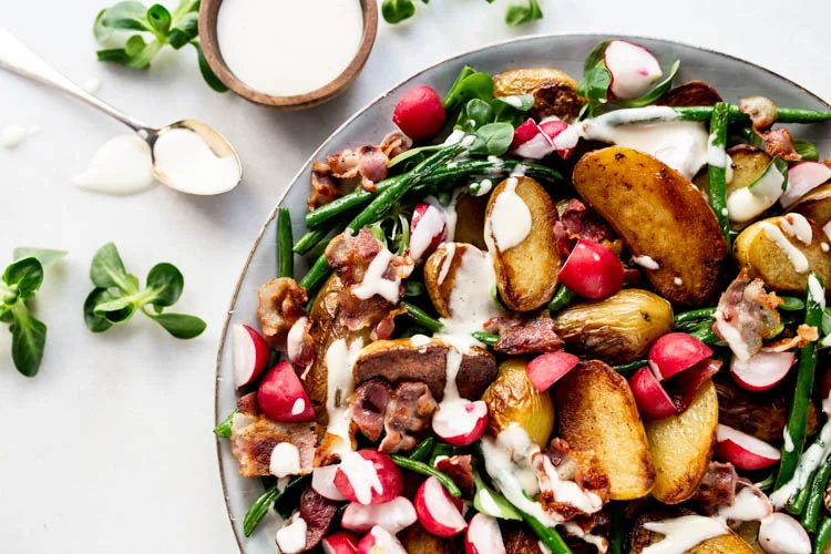 Aioli aardappelsalade met spek en haricot verts 26 AardappelAioliSaladeAspergesRadijs FI