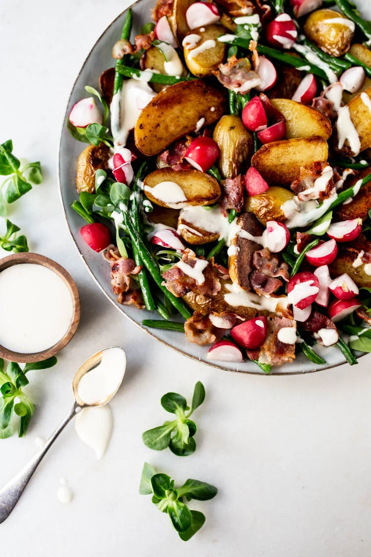 Aioli aardappelsalade met spek en haricot verts 1 AardappelAioliSaladeAspergesRadijs ST