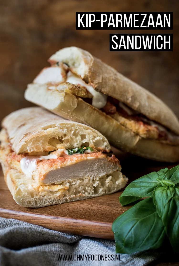 Fastfood Friday: Kip-Parmezaan sandwich 2 Kip-Parmezaan sandwich