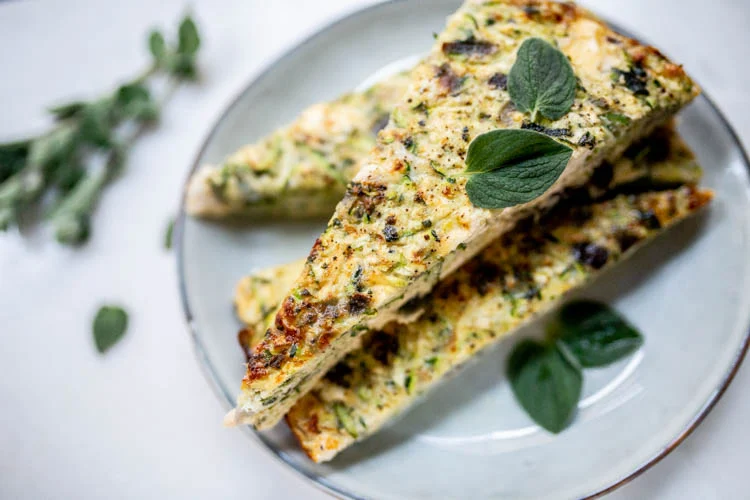 Courgette omelet uit de oven 1 Courgette omelet