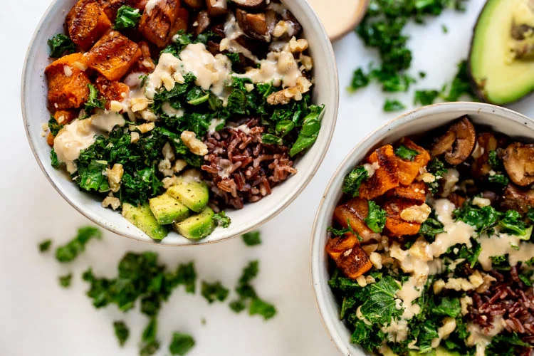 Buddha bowl met gegrilde pompoen en gebakken boerenkool 2 Buddhabowl met gegrilde pompoen