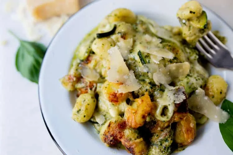 Gnocchi ovenschotel met mozzarella en pesto 1 GnocchiMozzarellaOvenschotel FI