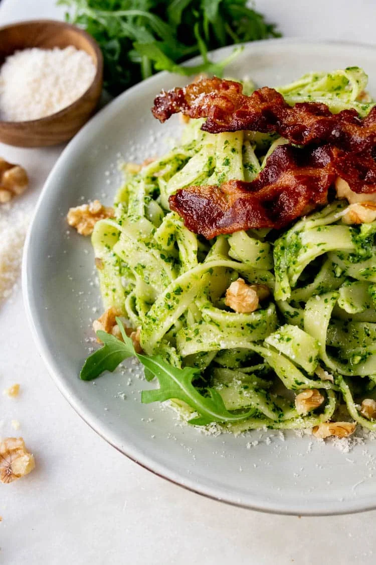 Tagliatelle met Rucolapesto, Ontbijtspek en Walnoten 1 Tageliatelle Rucolapesto Spek ST 2