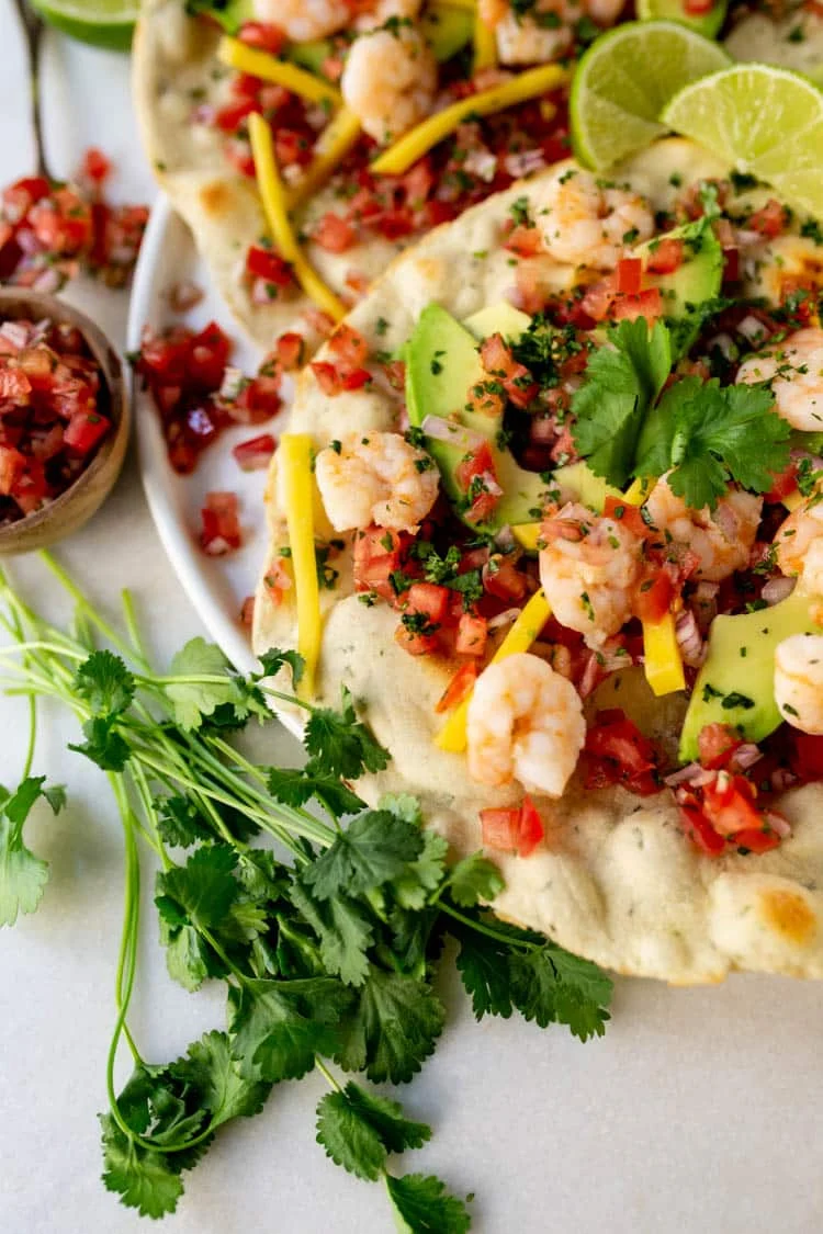 Flatbread met Garnalen, Mango en Limoen 1 Flatbread met Garnalen Mango en Limoen ST 2