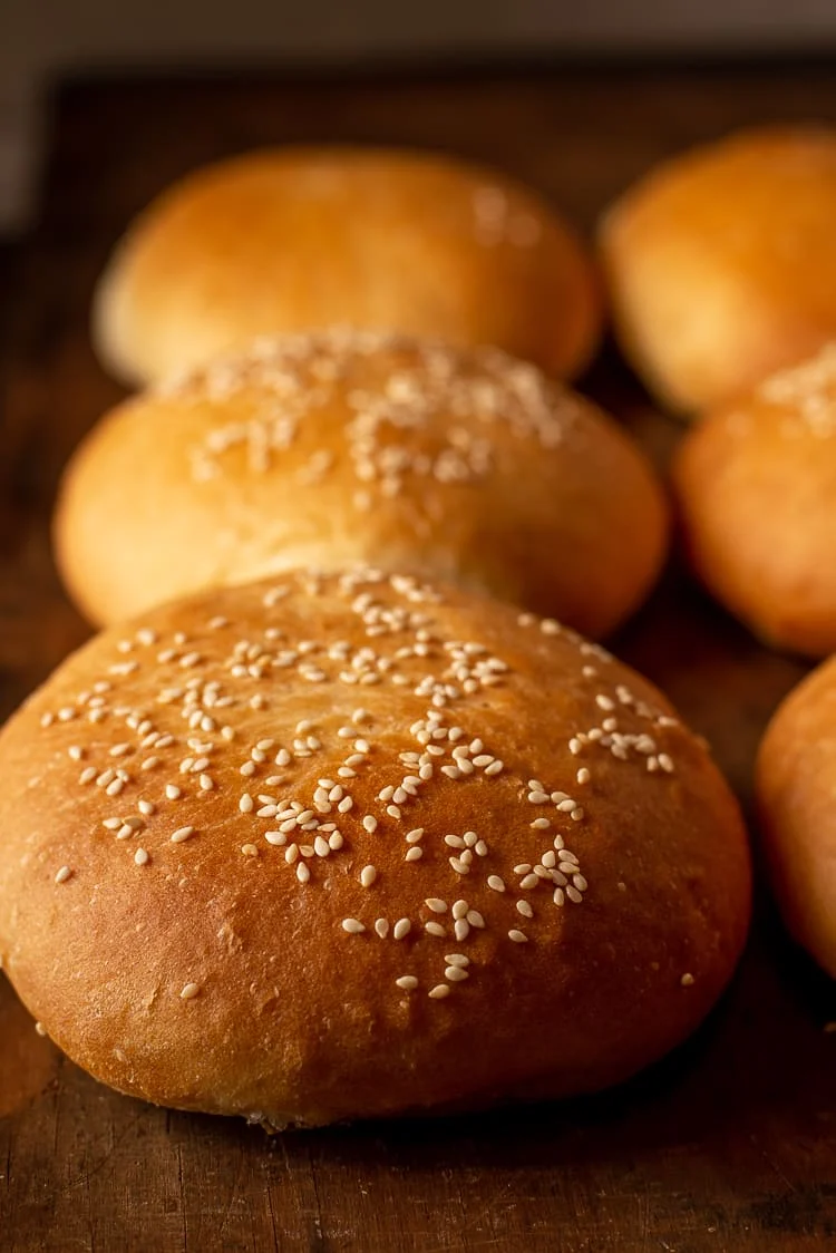 Zelfgemaakte hamburgerbroodjes 1 Zelfgemaakte hamburgerbroodjes