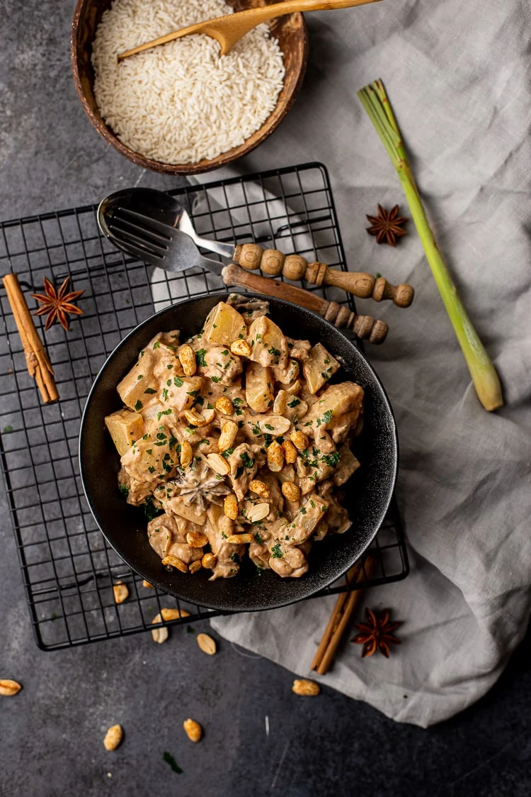 Massaman curry uit het boek ‘De Bijbel van de Thaise keuken’ 5 massaman curry recept