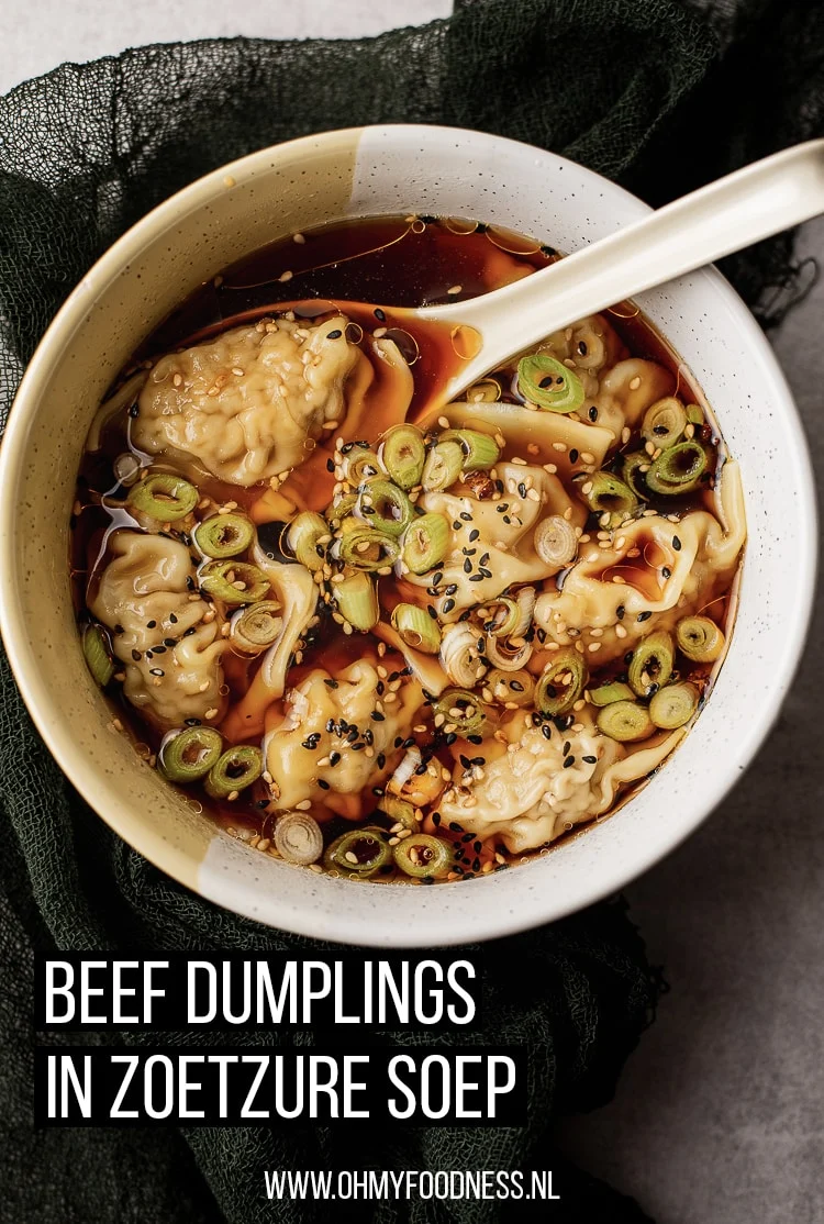 Cook the books: Beef Dumplings in zoetzure soep uit 'This is a book about Dumplings' 7 Beef dumplings in zoetzure soep