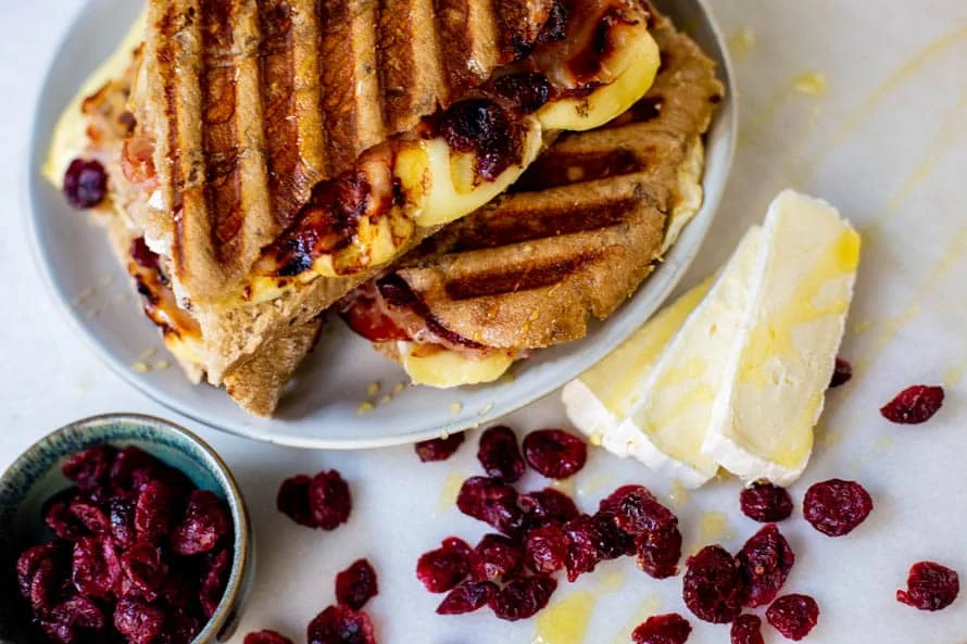 68 Paninis met Brie Bacon en Cranberrys FI