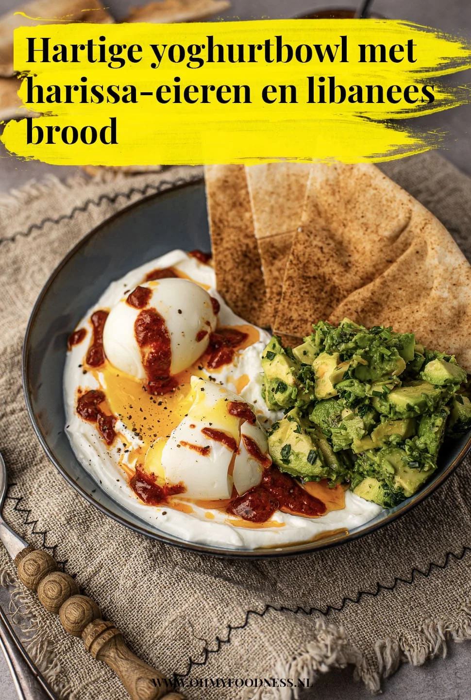 Hartige yoghurtbowl met harissa-eieren en Libanees brood 5 Hartige yoghurtbowl met harissa-eieren en libanees brood