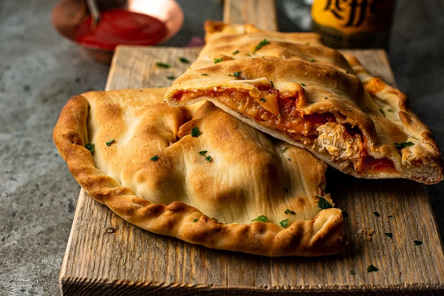 Fastfood Friday: Kip Parmezaan Calzone 3 Kip Parmezaan Calzone