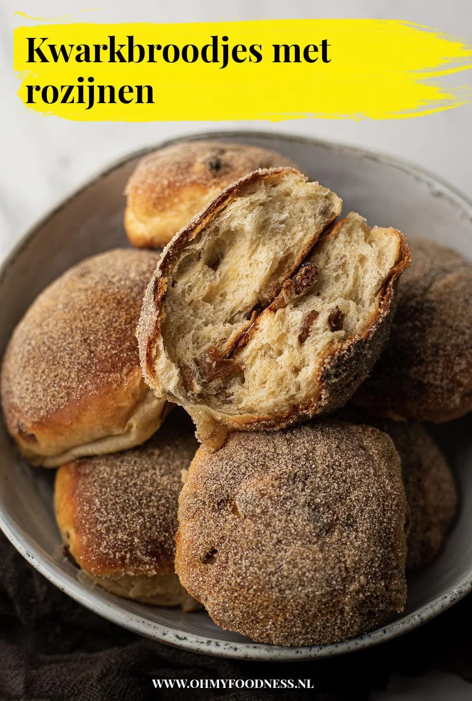 Kwarkbroodjes met rozijnen 3 Kwarkbroodjes met rozijnen