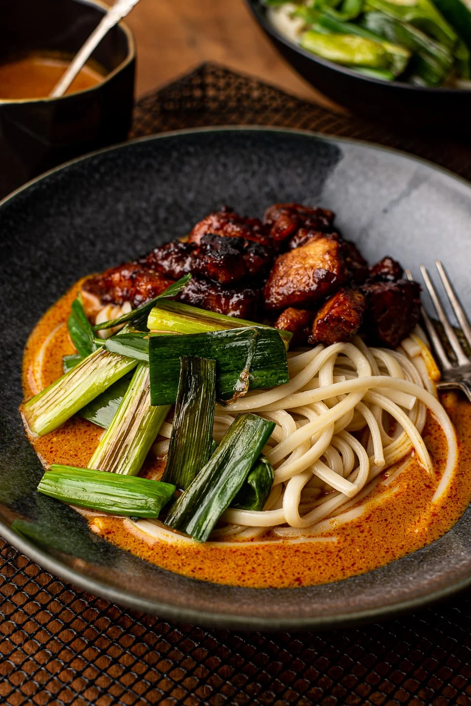 Udon in gele curry met plakkerige speklapjes 2 Udon in gele curry met plakkerige speklapjes