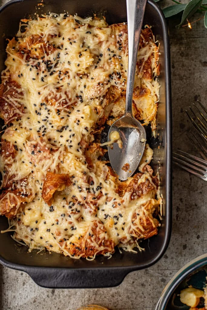 Croissantbake met brie & parmaham 19 Croissantbake met brie en parmaham