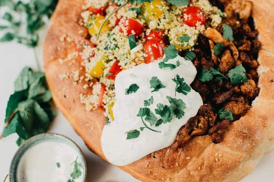 Turks Brood gevuld met Kipgyros en Tomatencouscous 2 Turks Brood gevuld met Kipgyros en Tomatencouscous FI