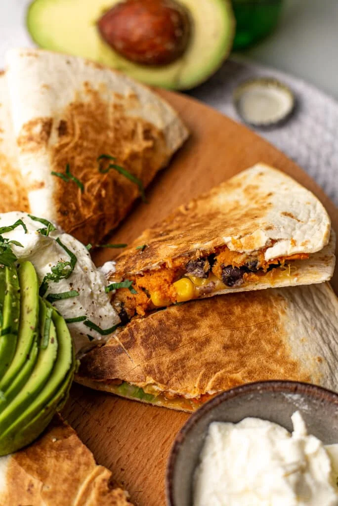 Zoete aardappelquesadilla's met zwarte bonen 11 Zoete aardappelquesadilla's met zwarte bonen