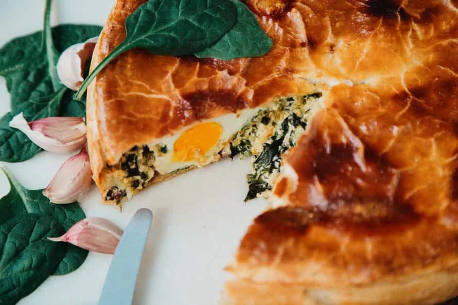 Torta Pasqualina: Hartige Paastaart met Kazen, Spinazie en Eieren 2 PASEN Torta Pasqualina Hartige Paastaart met Kazen Spinazie en Eieren FI