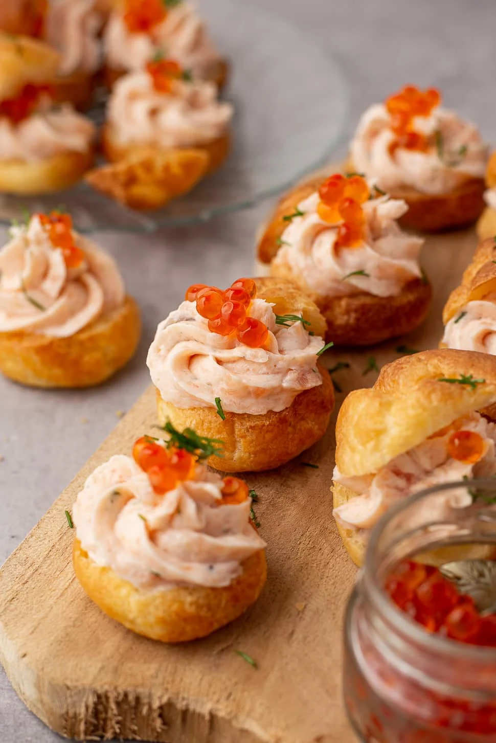 Soesjes met gerookte zalmmousse