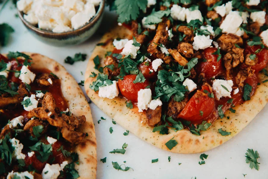 Naanpizza met Kip Tandoori 2 NaanpizzaKipTomaatWitteKaas FI
