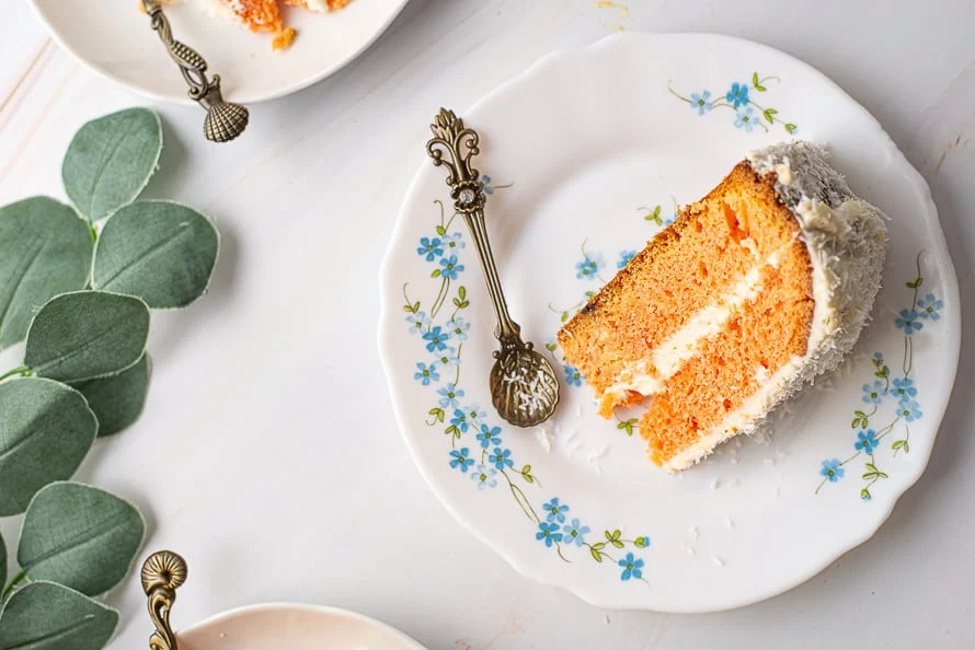 Orange Velvet Cake met witte chocolade en kokos 3 Orange velvet cake