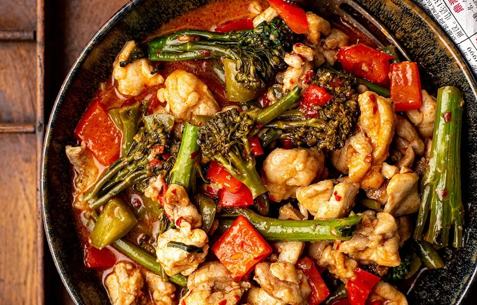 Zoete chili kip roerbak