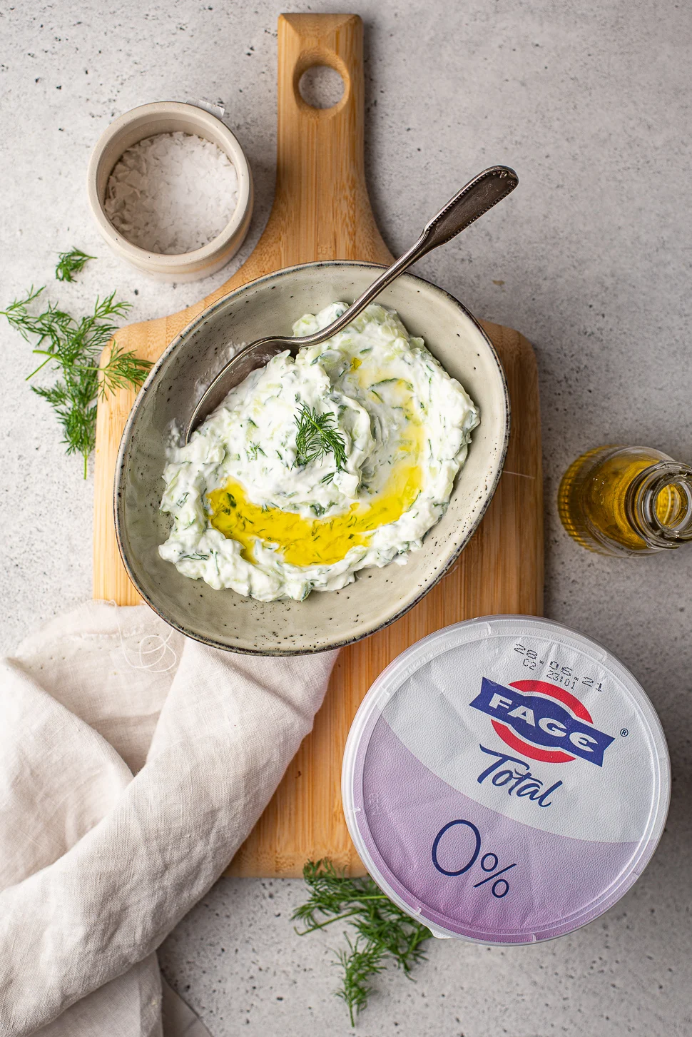 Griekse fetaburger met homemade tzatztiki 1 Griekse fetaburgers met Tzatziki