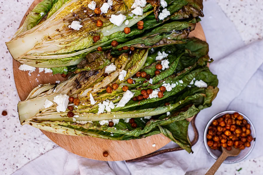 Gegrilde romaine met feta en geroosterde kikkererwten 3 Gegrilde romaine met feta en geroosterde kikkererwten