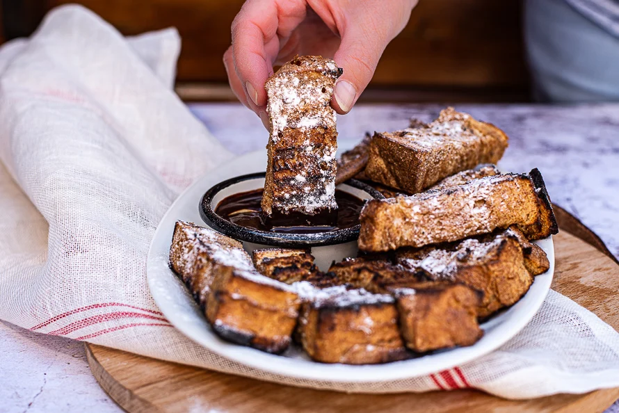 Fastfood Friday: Wentelteefjes van de BBQ 3 Wentelteefjes van de BBQ met chocoladedipsaus