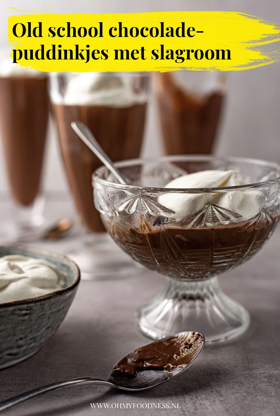 Fastfood Friday: Old school chocoladepudding met slagroom 4 Old school chocoladepuddinkjes met slagroom