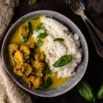 Kipcurry met basilicum