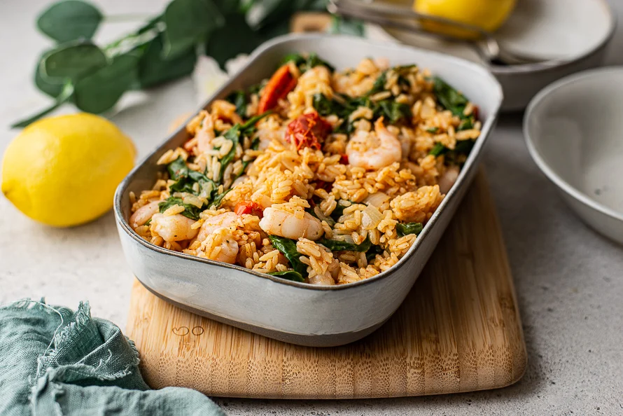 Campinggerecht: One pot rijst met zongedroogde tomaat en knoflookgarnalen 3 One pot rijst met zongedroogde tomaat