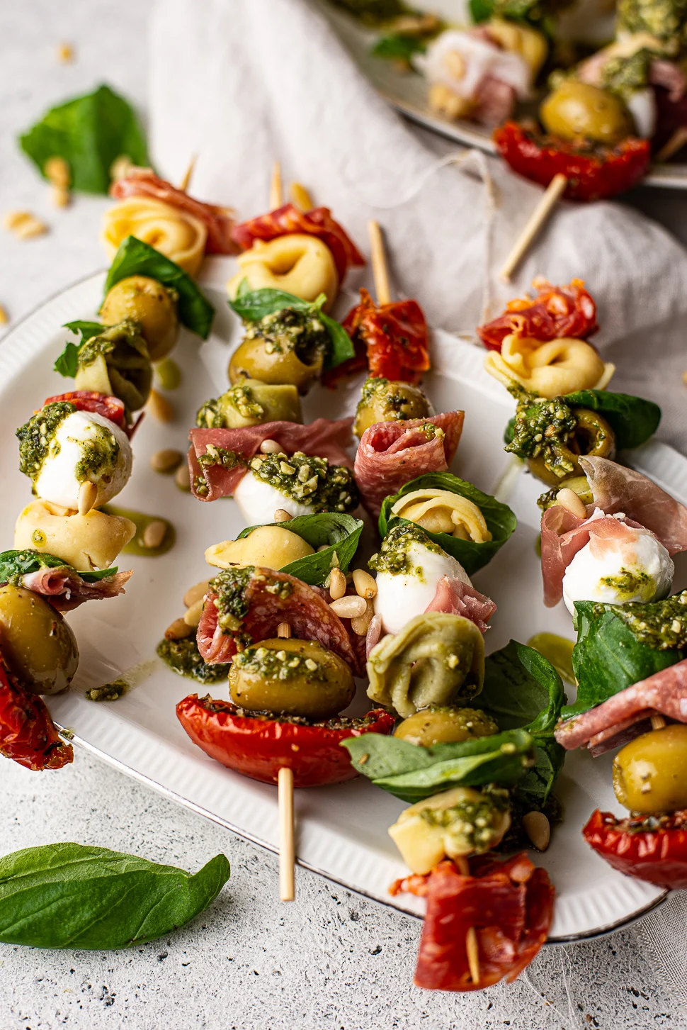 Picknicksnack: Tortellinispiesjes met charchuterie 2 tortellinispiesjes met charchuterie