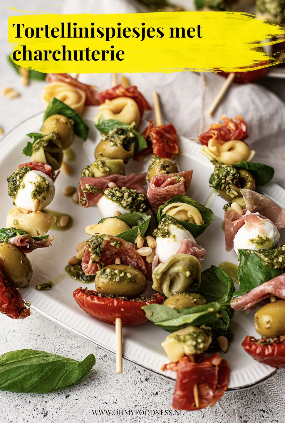 Picknicksnack: Tortellinispiesjes met charchuterie 4 tortellinispiesjes met charchuterie
