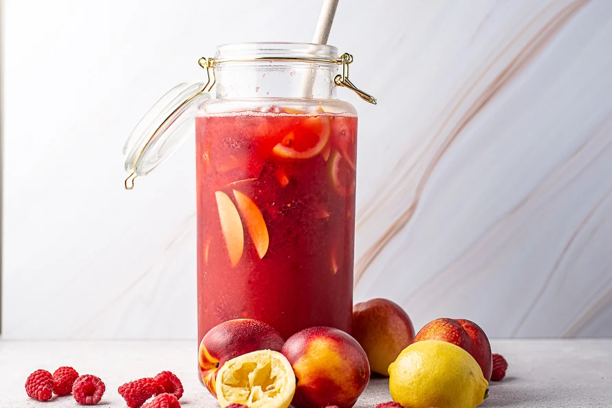 Alcoholvrije Sangria met nectarine & framboos 3 Alcoholvrije Sangria met nectarine & framboos