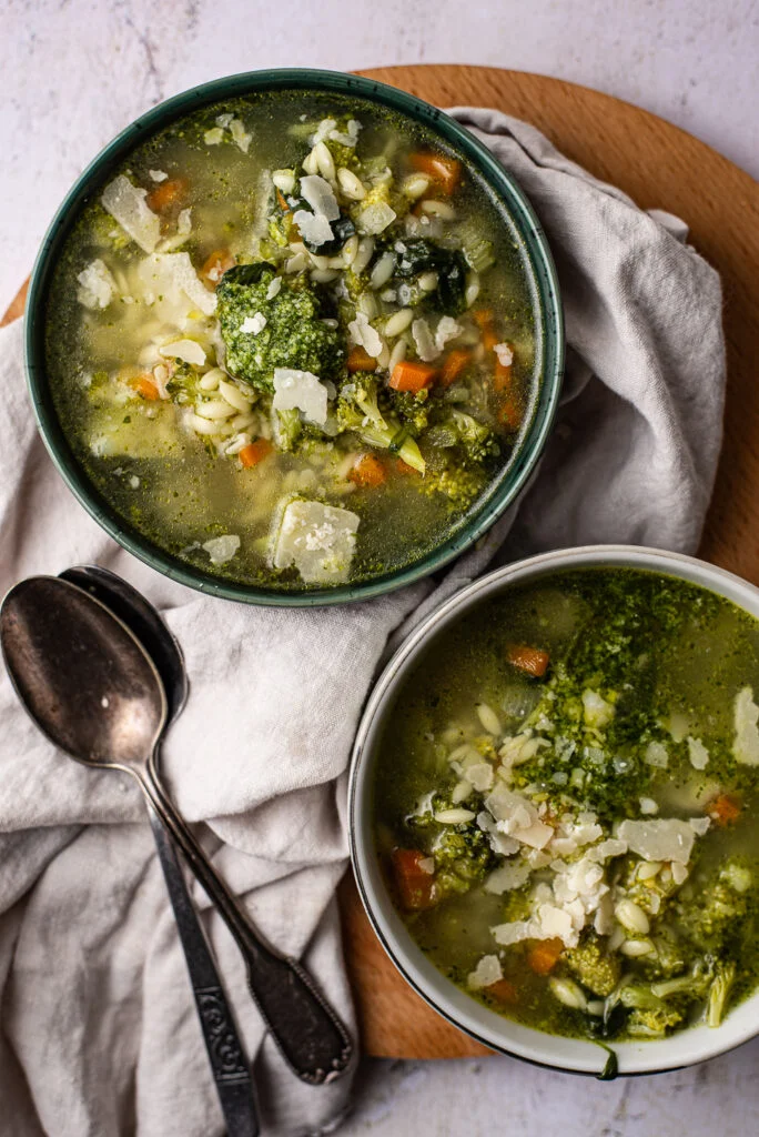 Broccolisoep met orzo en pesto 8 broccolisoep met orzo en pesto