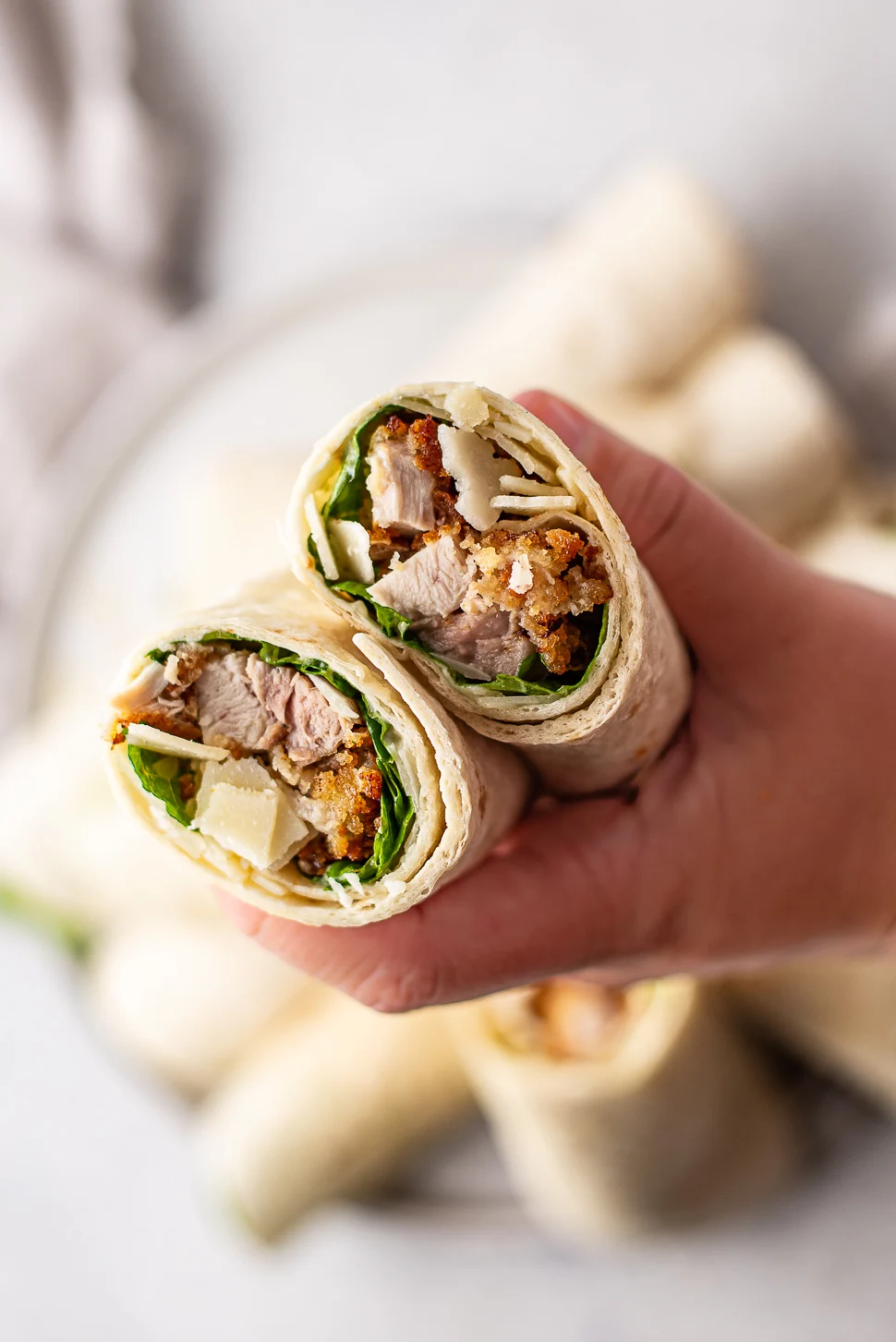 Caesar Salad wrap met gefrituurde kip