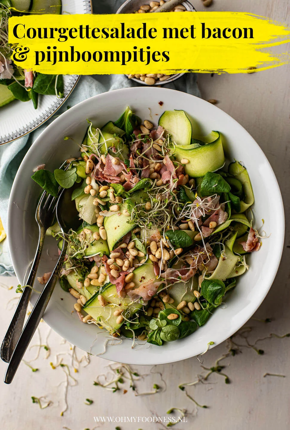 Courgettesalade met bacon en pijnboompitjes 3 rauwe courgettesalade