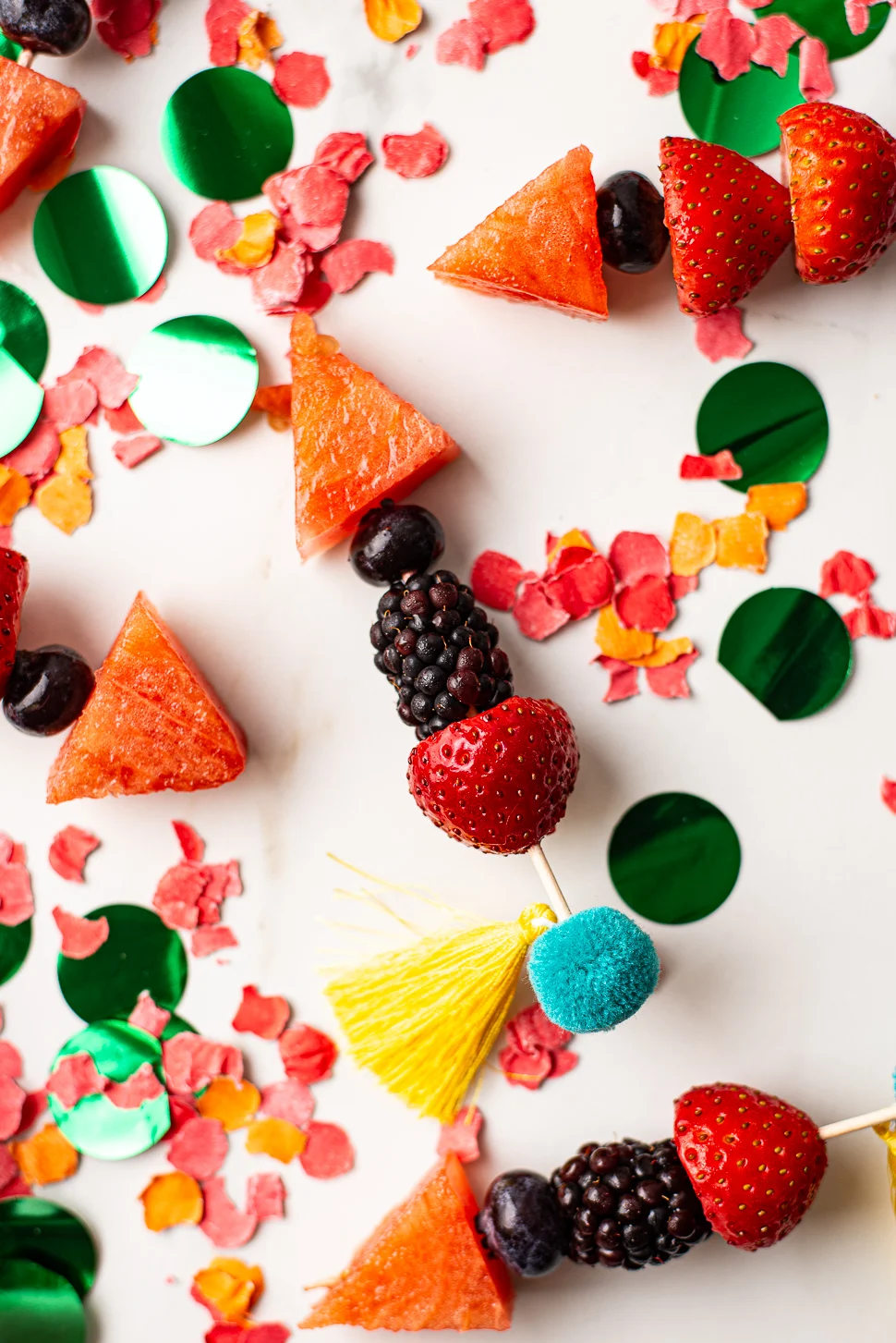 5x simpele kindertraktaties 1 Fruit vuurpijlen