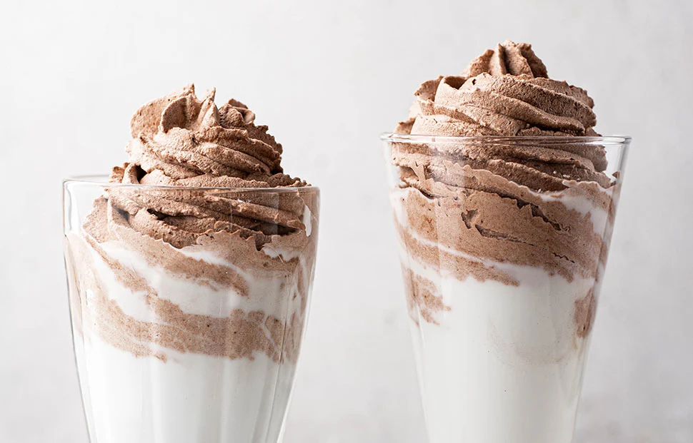 5x Chocolademelk maken 6 opgeklopte warme chocolademelk