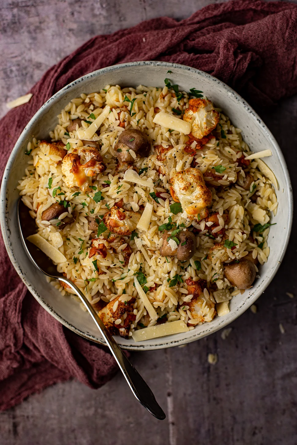 Orzo met geroosterde bloemkool en knoflookchampignons 1 Orzo met geroosterde bloemkool en knoflookchampignons