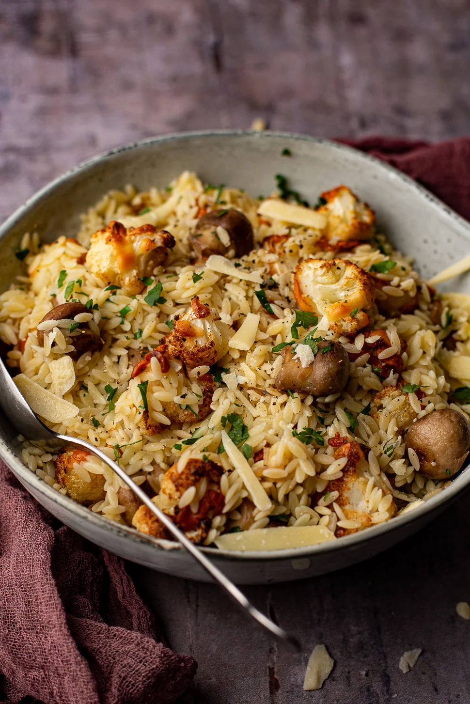 Orzo met geroosterde bloemkool en knoflookchampignons 2 Orzo met geroosterde bloemkool en knoflookchampignons