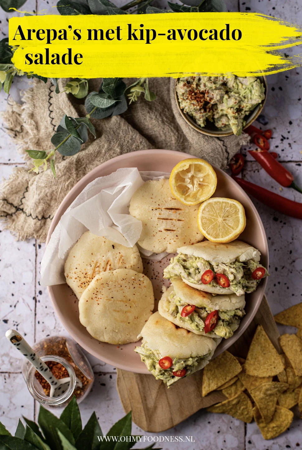 Arepa's met kip-avocadosalade 3 arepa's met kip-avocadosalade